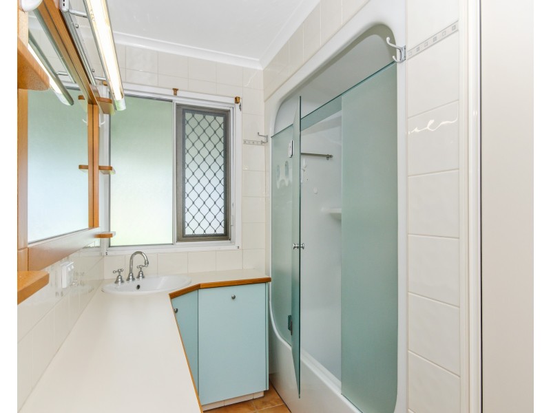 4 Canterbury Road, Kirwan QLD 4817