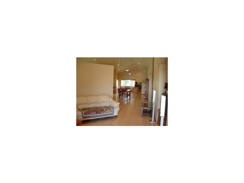 Bushland Beach QLD 4818