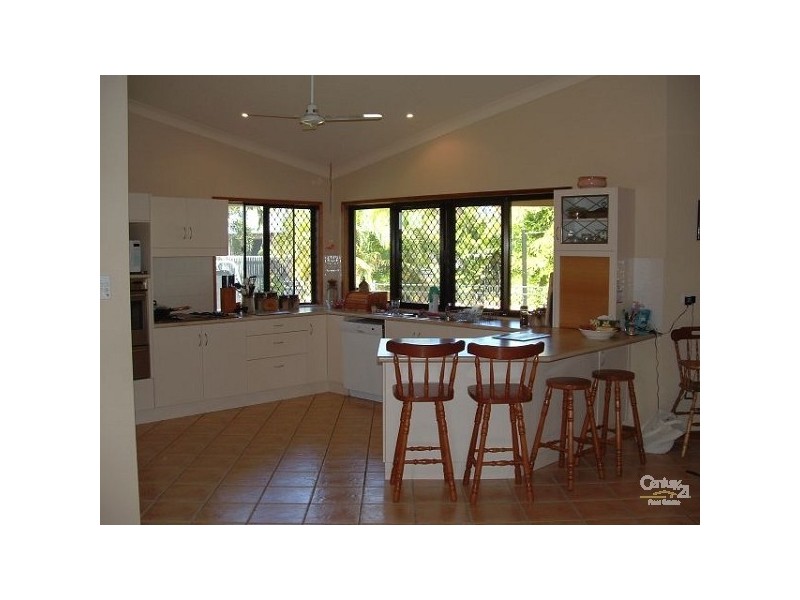 Bushland Beach QLD 4818