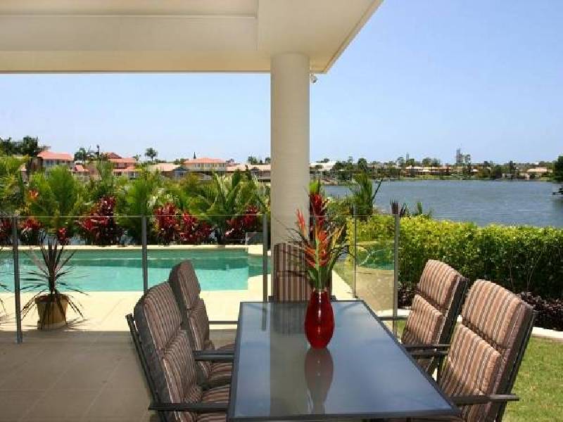 61 Montevideo Drive, Clear Island Waters QLD 4226