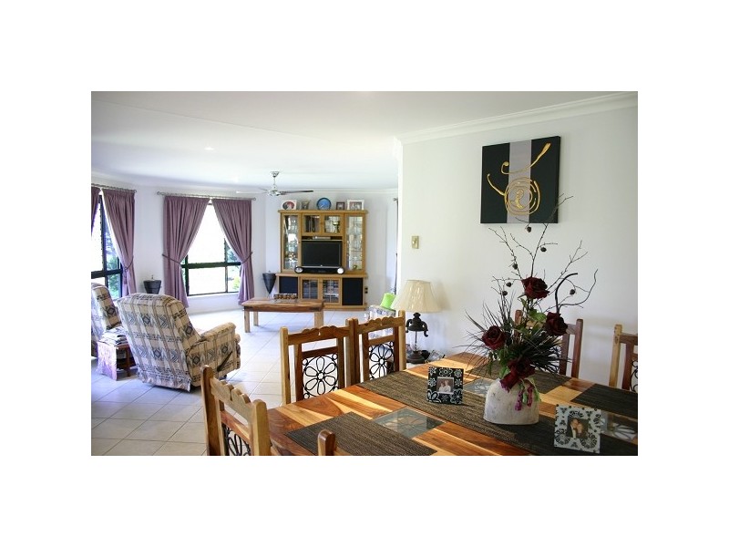 76 Angela Road, Rockyview QLD 4701