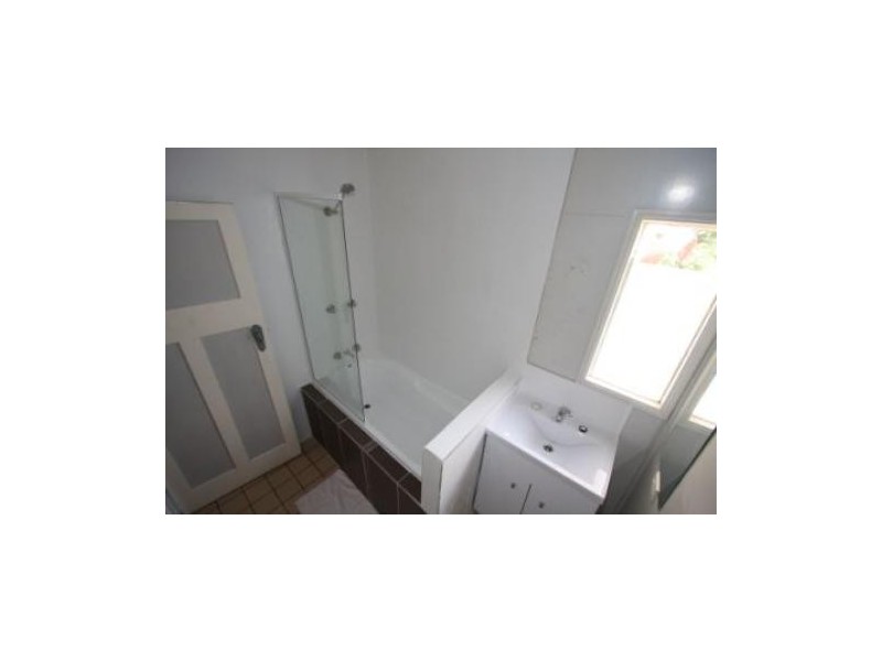 163 High Street, Berserker QLD 4701