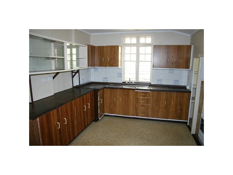 93 Leamington Street, Berserker QLD 4701