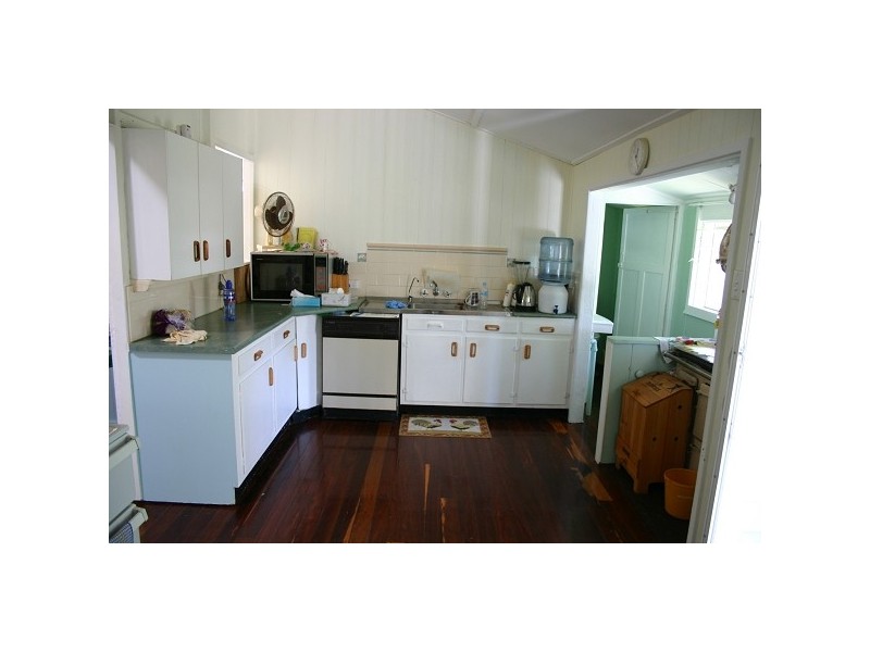 3 Hadgraft Street, Park Avenue QLD 4701