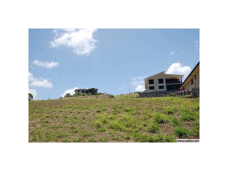 12 Roberts Road, Pacific Heights QLD 4703