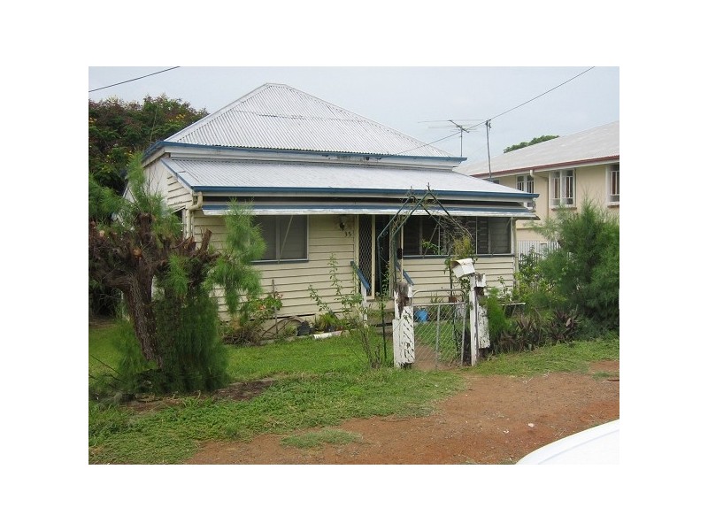 35 Dee Street, Mount Morgan QLD 4714