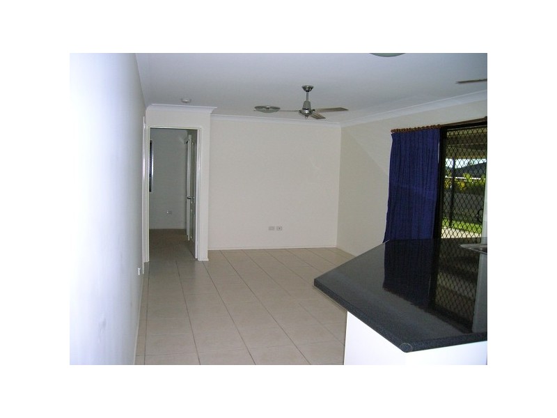 6 Poinciana Place, Gracemere QLD 4702