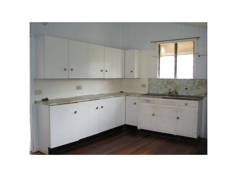 43 Dee Street, Mount Morgan QLD 4714