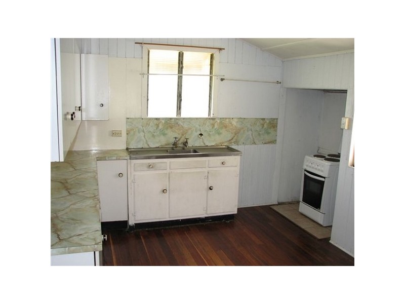 43 Dee Street, Mount Morgan QLD 4714