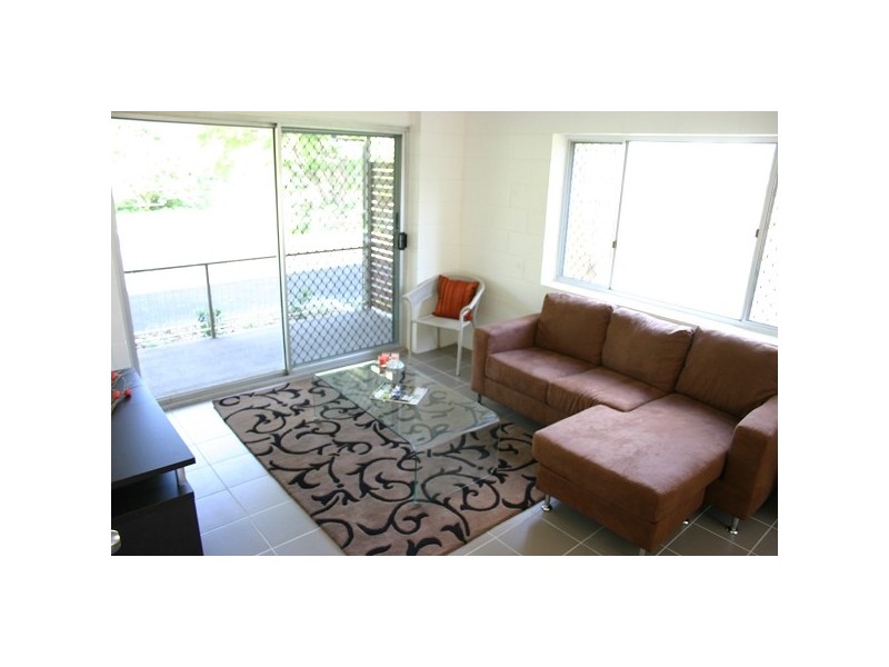 2 – 73 Livingstone Street, Berserker QLD 4701