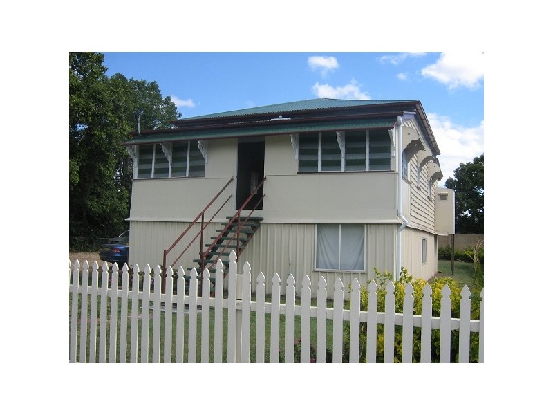 17 Dean Street, Berserker QLD 4701