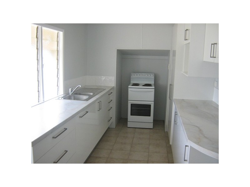 17 Dean Street, Berserker QLD 4701