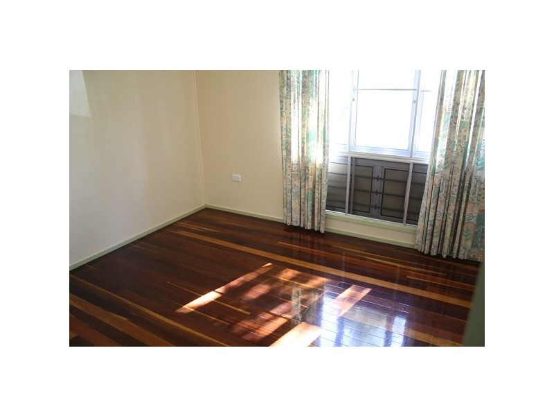 256 Farm Street, Kawana QLD 4701