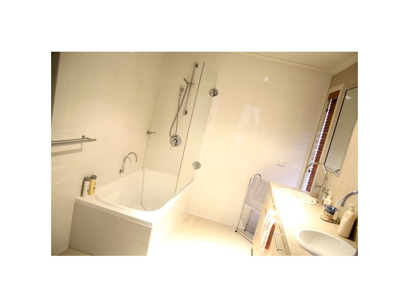 3 / 75 Edington Street, Berserker QLD 4701