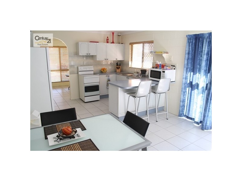 8 Rutherford Street, Kawana QLD 4701
