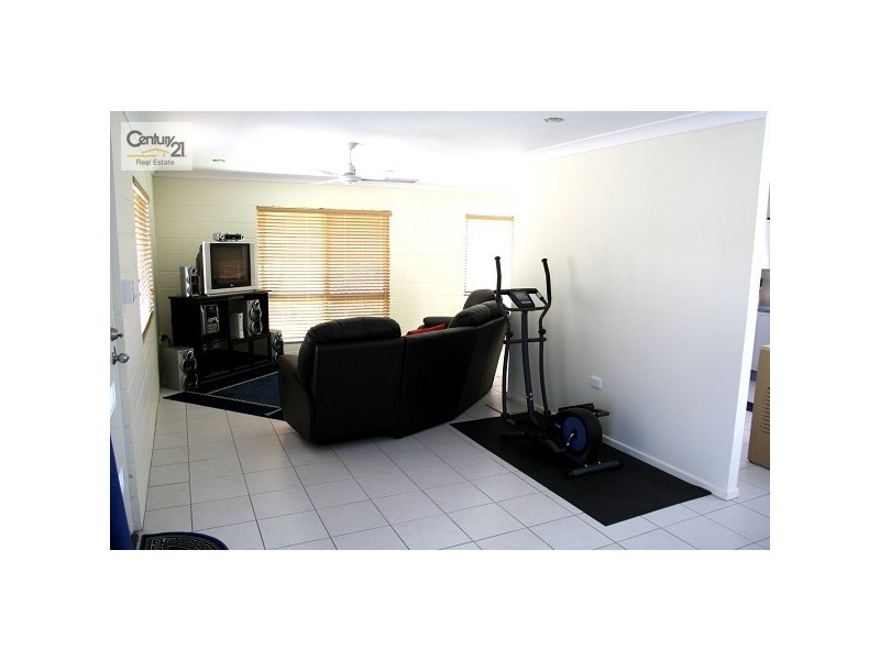 8 Rutherford Street, Kawana QLD 4701