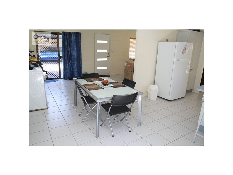 8 Rutherford Street, Kawana QLD 4701