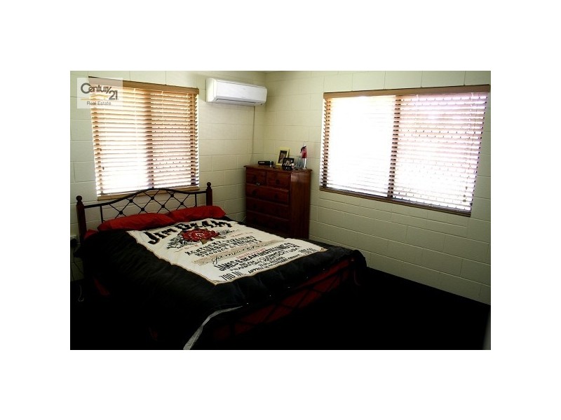 8 Rutherford Street, Kawana QLD 4701