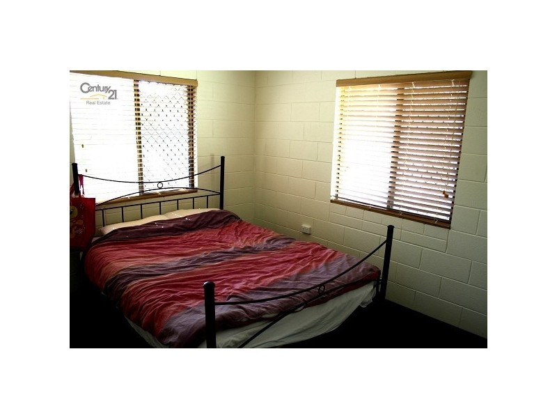 8 Rutherford Street, Kawana QLD 4701