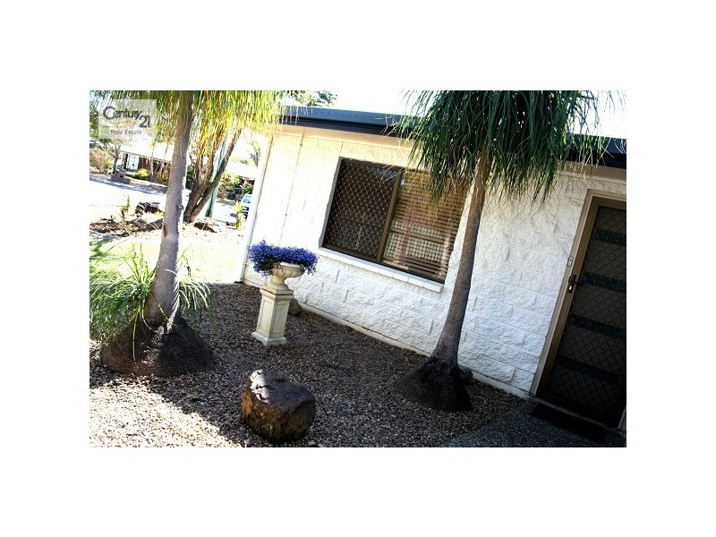 8 Rutherford Street, Kawana QLD 4701