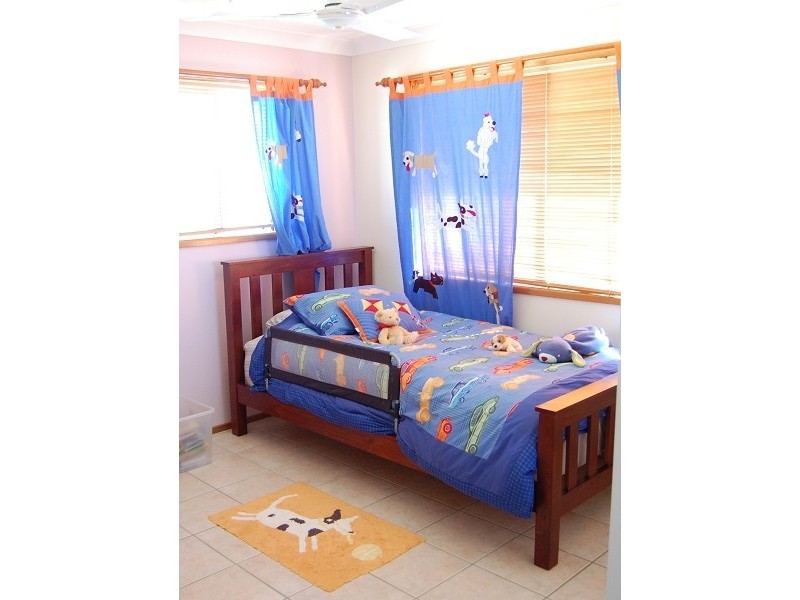 32 Rayner Road, Alton Downs QLD 4702