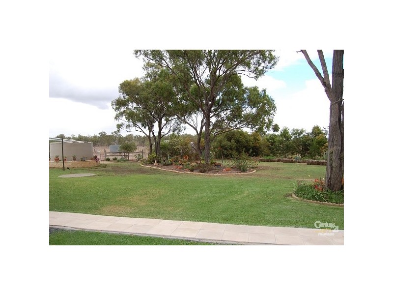 32 Rayner Road, Alton Downs QLD 4702