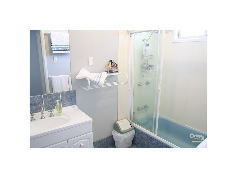 104 Menzies Street, Park Avenue QLD 4701