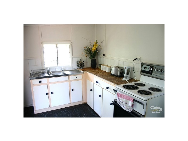 36 Gordon Street, Mount Morgan QLD 4714