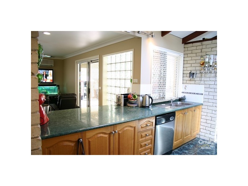 4 Whiteley Street, Frenchville QLD 4701