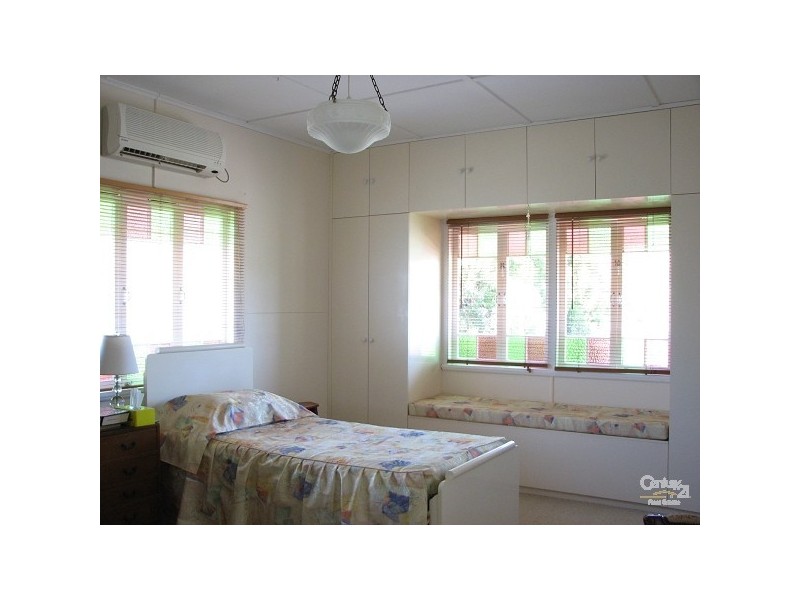 53 Hall Street, Mount Morgan QLD 4714