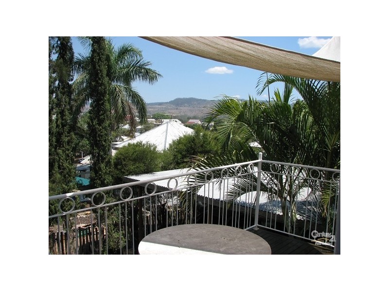 53 Hall Street, Mount Morgan QLD 4714