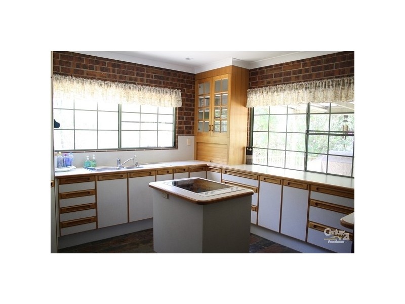 33 Rhys Avenue, The Caves QLD 4702