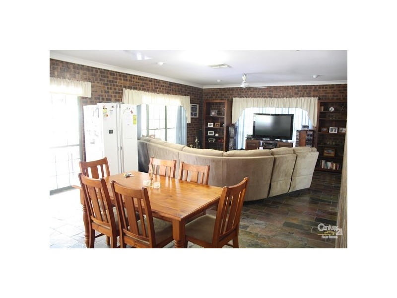 33 Rhys Avenue, The Caves QLD 4702