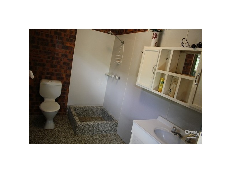 33 Rhys Avenue, The Caves QLD 4702