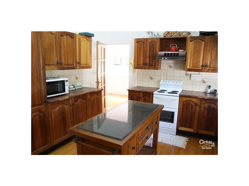 4 Bourke Street, Park Avenue QLD 4701