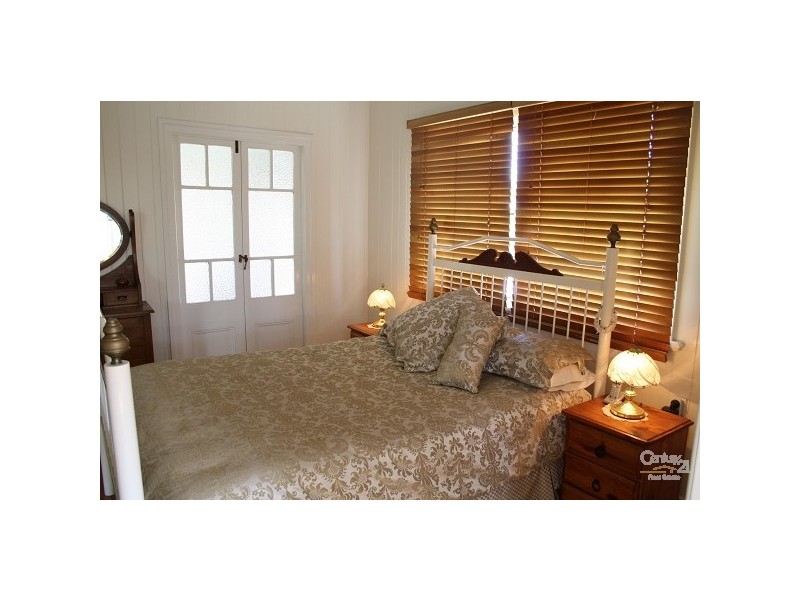 4 Bourke Street, Park Avenue QLD 4701