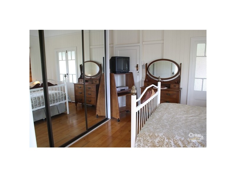 4 Bourke Street, Park Avenue QLD 4701