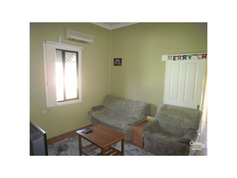 12 Main Street, Park Avenue QLD 4701