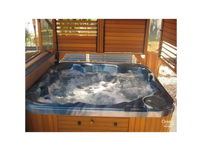 26 Medcraf Street, Park Avenue QLD 4701