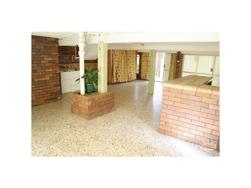 54 Kershaw Street, Park Avenue QLD 4701