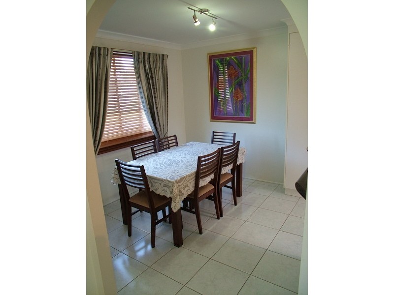 4 Buntain Street, Kawana QLD 4701