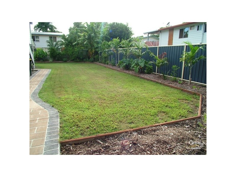 4 Buntain Street, Kawana QLD 4701