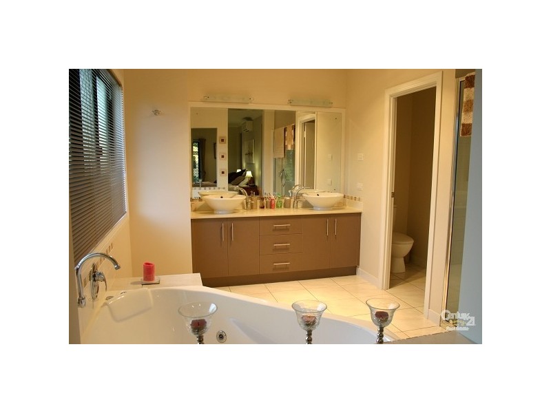 1 Greenwood Close, Frenchville QLD 4701