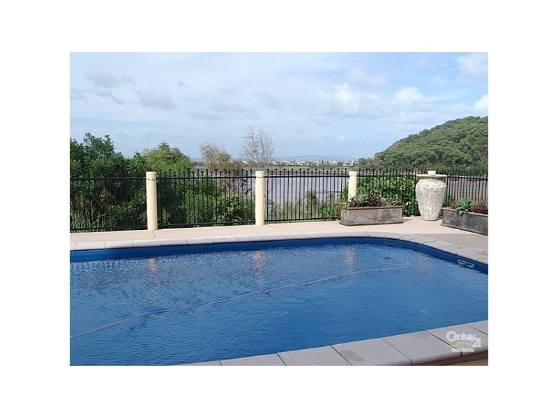 Rosslyn QLD 4703