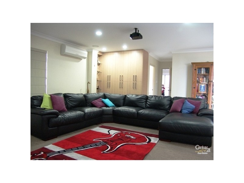 Rosslyn QLD 4703