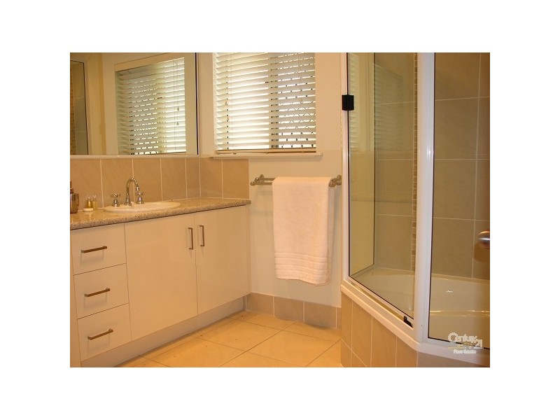 200 Denham Street, Allenstown QLD 4700