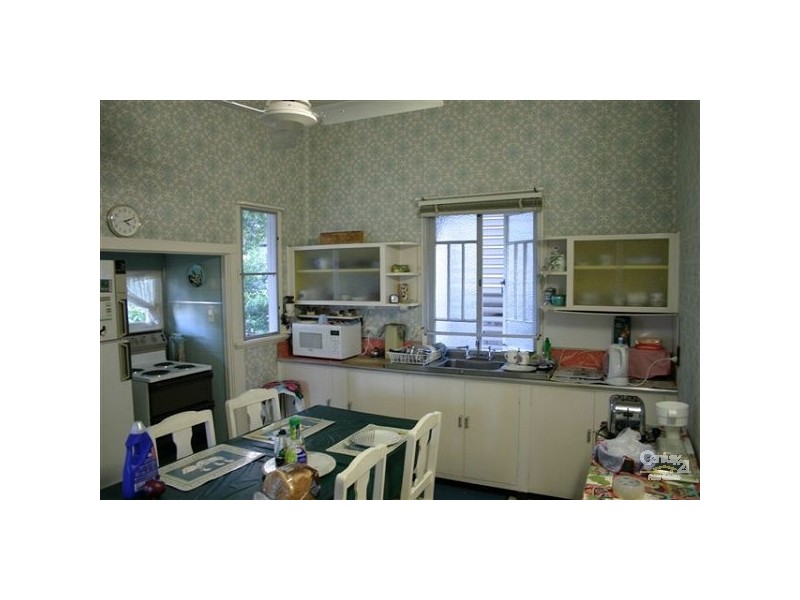 1 Separation Street, Allenstown QLD 4700