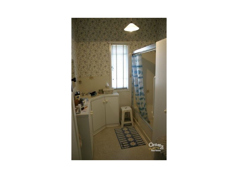 1 Separation Street, Allenstown QLD 4700