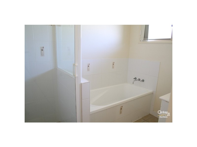 29 Seonaid Place, Gracemere QLD 4702