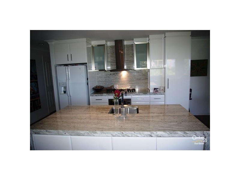 8 Macaulay Way, Pacific Heights QLD 4703